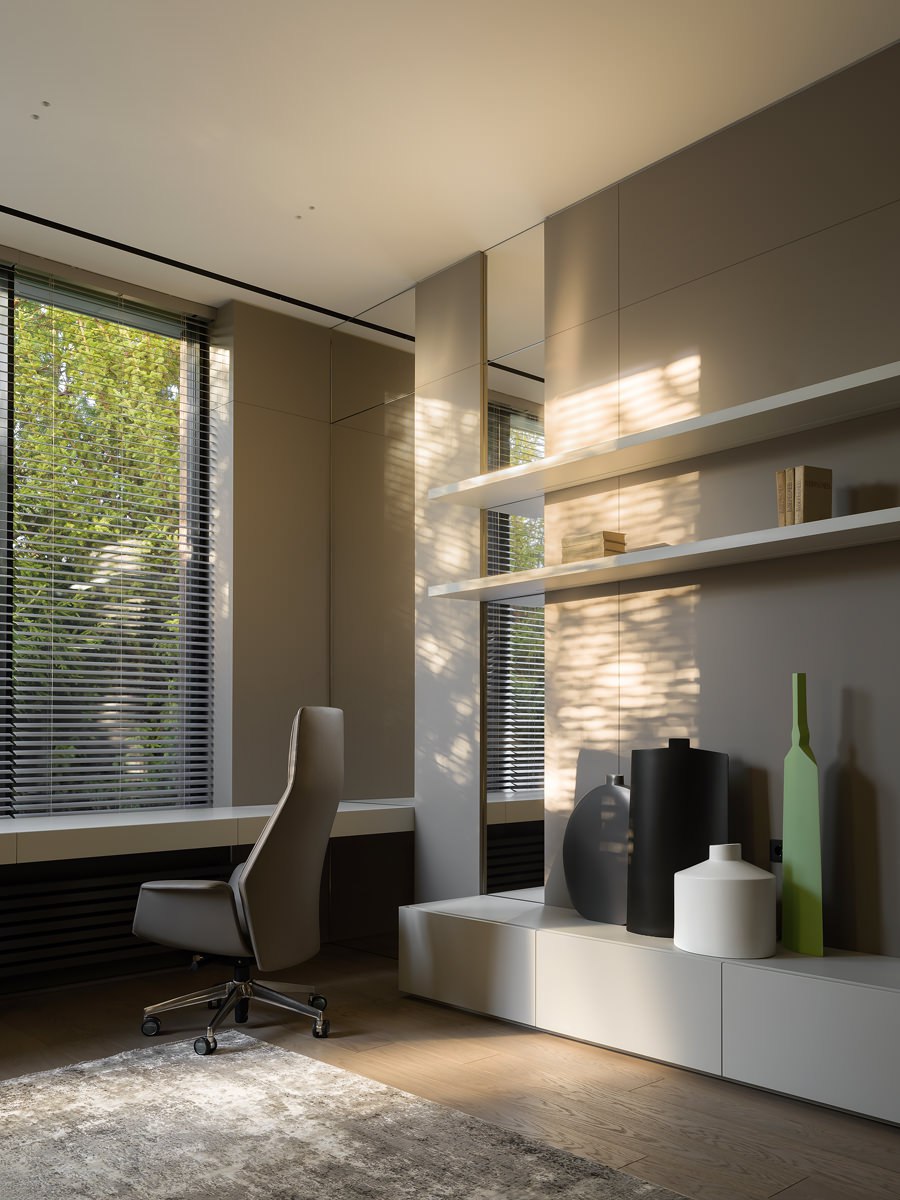 Архитектор Александра Фёдорова показала WA свой новый проект — виллу, построенную на продажу, но изобилующую уникальными деталями, созданными специально для этого проекта. Уже на сайте wajournal | Сетка — социальная сеть от hh.ru