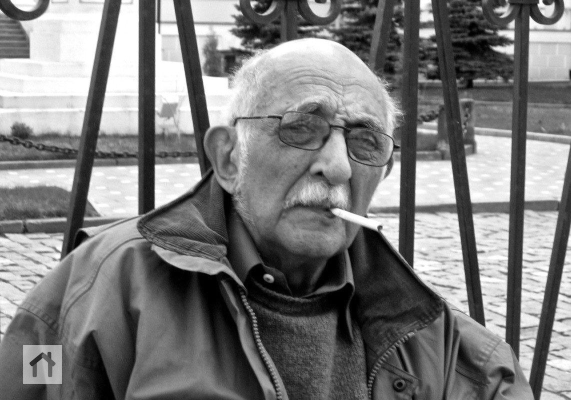 В интересах Людей Системы – уничтожить любую память о том, что было до них.
История должна каждый раз вновь начинаться – с них именно | Сетка — социальная сеть от hh.ru