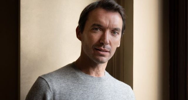 Актер и режиссер Клеман Эрвье-Леже стал новым художественным руководителем французского театра «Комеди Франсез». Он сменил на этом посту Эрика Рюфа, руководившего театром с 2014 года | Сетка — социальная сеть от hh.ru