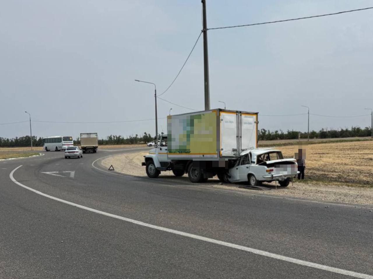 Пожилой водитель погиб в ДТП на трассе Ростов-Ставрополь
1 августа на трассе Ростов-на-Дону – Ставрополь произошло столкновение ВАЗ-21013 с припаркованным ГАЗ-4732 | Сетка — социальная сеть от hh.ru