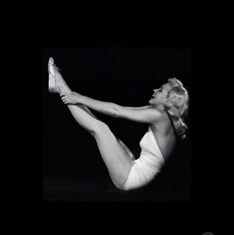 🕊 Ангел йоги. 1948 год. Мэрилин, которая опередила своё время
Когда ты думаешь о Мэрилин Монро, первое, что приходит в голову - гламур, кино, культ женственности | Сетка — социальная сеть от hh.ru