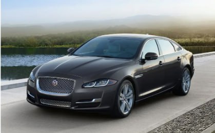 Jaguar удалил машину из рекламы. Люди удалили Jaguar из реальности.
Главное фиаско 2024-2025-го года. Это не просто ребрендинг. Это маркетинговый харакири на глазах у всей планеты | Сетка — социальная сеть от hh.ru