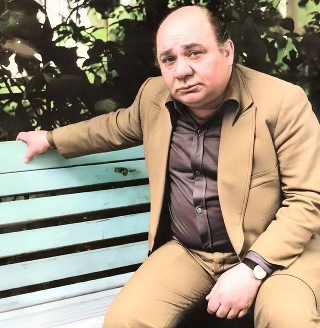 Пойдём сынок, у нас есть дома Тони Сопрано.
Тони Сопрано у нас дома: | Сетка — социальная сеть от hh.ru