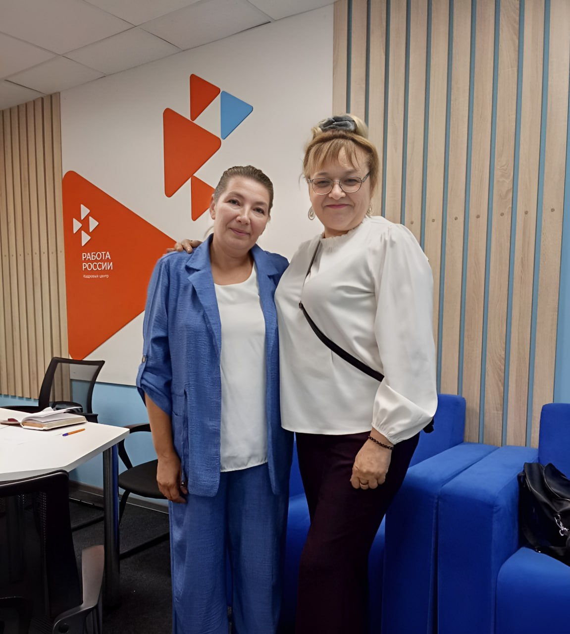 Хотите менять свою жизнь к лучшему и работать в команде настоящих профессионалов? 🌟
Познакомьтесь с Ириной — обычной женщиной из небольшого города Кургана | Сетка — социальная сеть от hh.ru