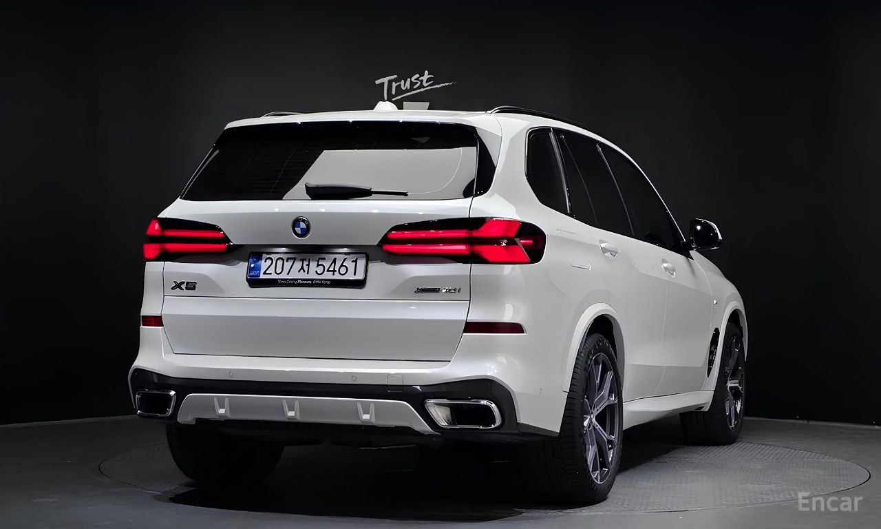 🚘BMW X5 xDrive40i M Sport
✅ Май 2024
✅ Бензин 3.0 л на 381 л.с | Сетка — социальная сеть от hh.ru