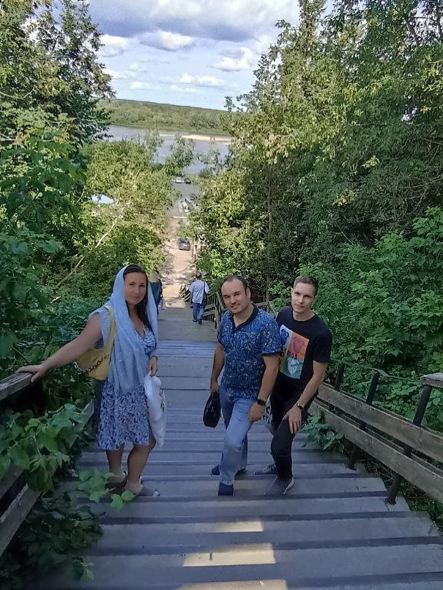 Сейчас покажу, как это работает.
👉 Первый шаг — с которого начинается ВСЁ. Без него ты не потянешь остальные.
Готов? Тогда читай внимательно
1 | Сетка — социальная сеть от hh.ru