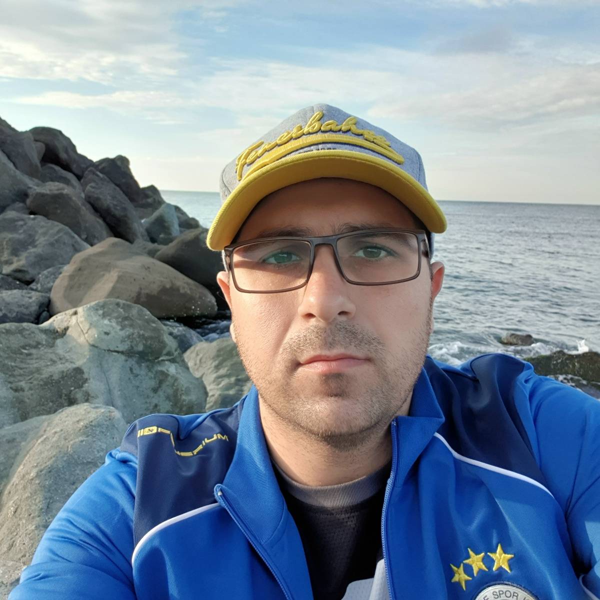 Азер Рустамов