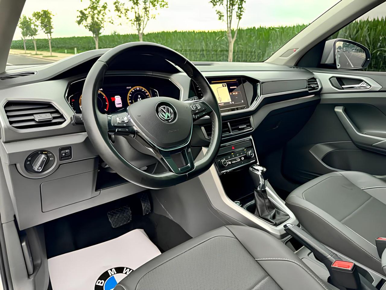 🚘Volkswagen T-Cross Deluxe:
Компакт, но с характером
✅ 2021 год, 42 209 км пробега
✅ 1.4 TSI на 150 л.с | Сетка — социальная сеть от hh.ru