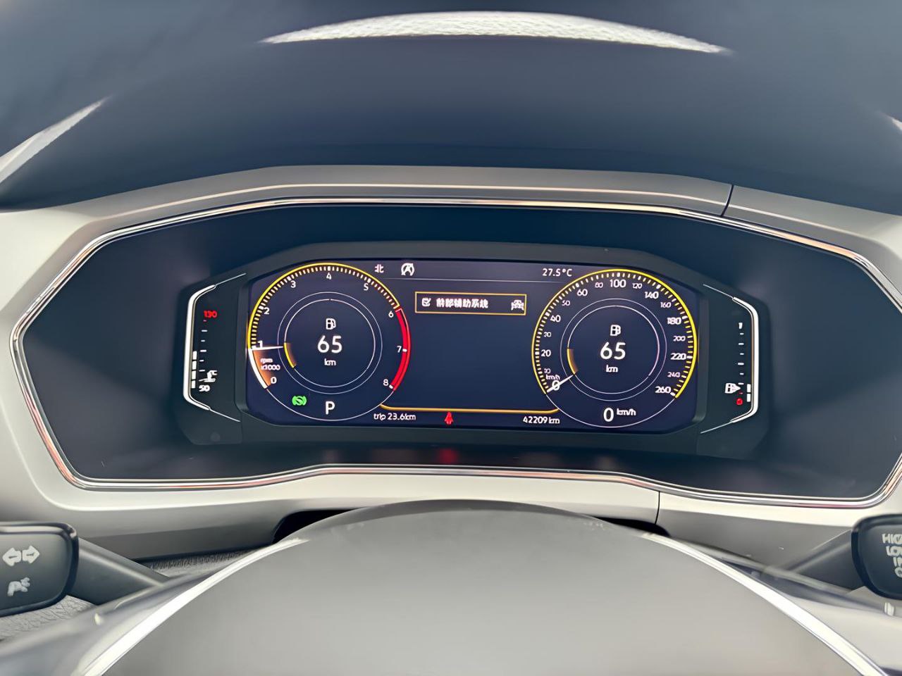🚘Volkswagen T-Cross Deluxe:
Компакт, но с характером
✅ 2021 год, 42 209 км пробега
✅ 1.4 TSI на 150 л.с | Сетка — социальная сеть от hh.ru