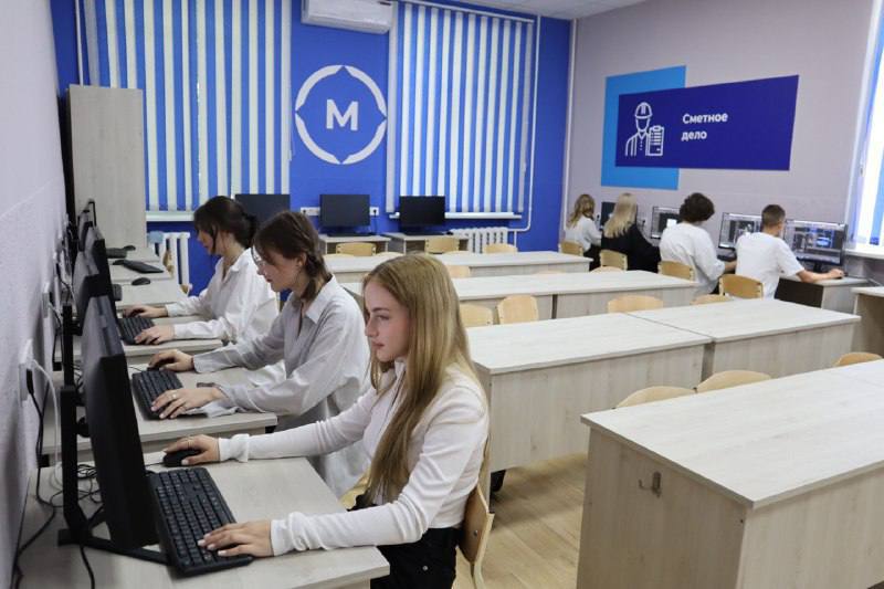 Эй, бюджетные места интересуют? 😉
Так вот они — для программ СПО дополнительно выделили 3 тысячи бюджетных мест. Теперь их почти 14 тысяч!
Увеличение бюджета — вклад в развитие экономики края | Сетка — социальная сеть от hh.ru