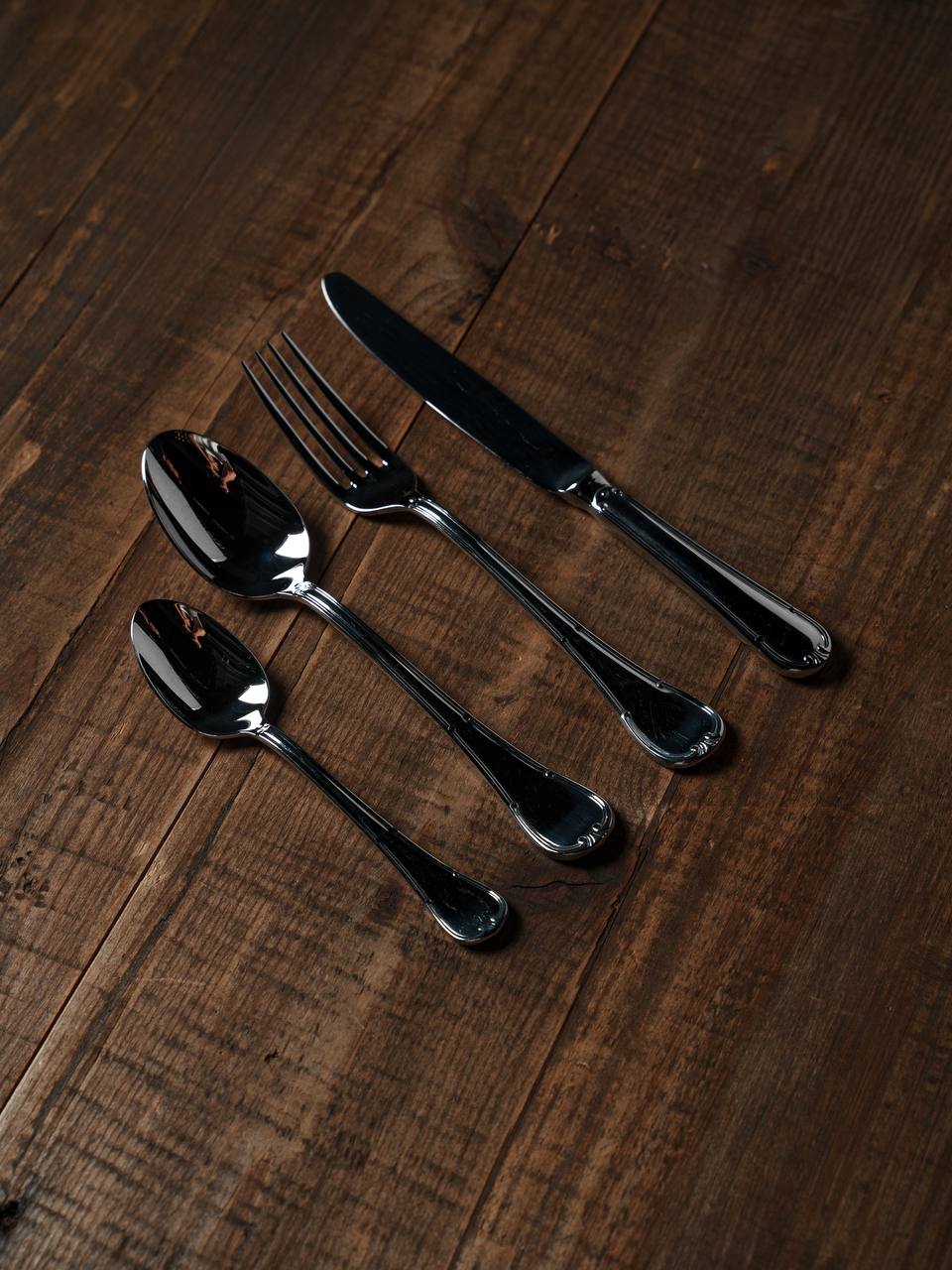 Новая коллекция столовых приборов 1966🍴
Представляем обновление — коллекцию из прочной и надёжной нержавеющей стали 18/10, в которой продумано всё: от веса в ладони до тактильных ощущений | Сетка — социальная сеть от hh.ru