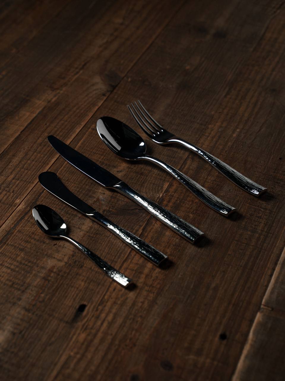 Новая коллекция столовых приборов 1966🍴
Представляем обновление — коллекцию из прочной и надёжной нержавеющей стали 18/10, в которой продумано всё: от веса в ладони до тактильных ощущений | Сетка — социальная сеть от hh.ru