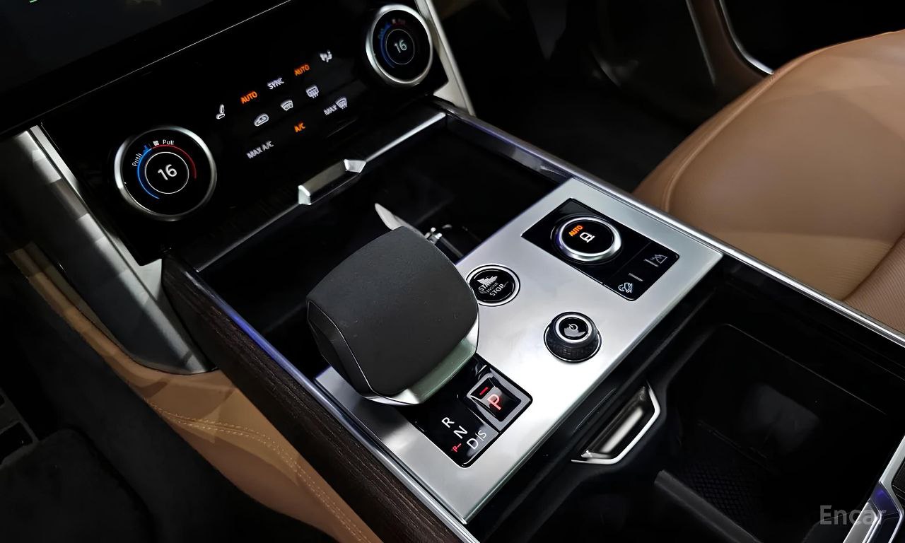 🚘Range Rover P530 Autobiography:
Когда статус уже внутри тебя
✅ Поколение L460 — новый кузов, июль 2022 года
✅ Бензиновый V8 4.4 л на 530 л.с | Сетка — социальная сеть от hh.ru
