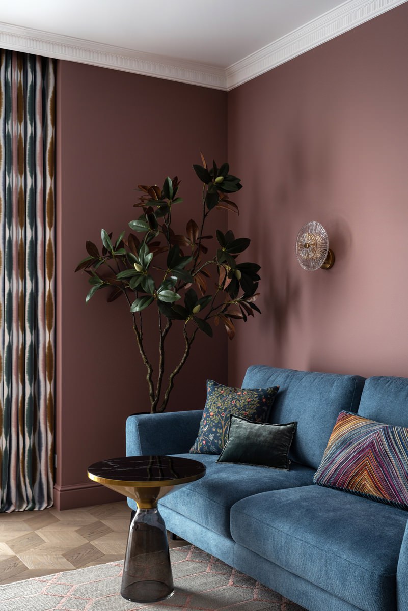 Проект дизайнера Ирины Давыдовой, где функциональный минимализм с иронией легко уживается с этническими мотивами. Смотрите на сайте wajournal.ru
Автор проекта: дизайнер Ирина Давыдова | Сетка — социальная сеть от hh.ru