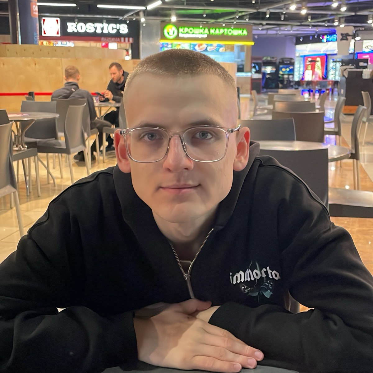 Олег Русланов