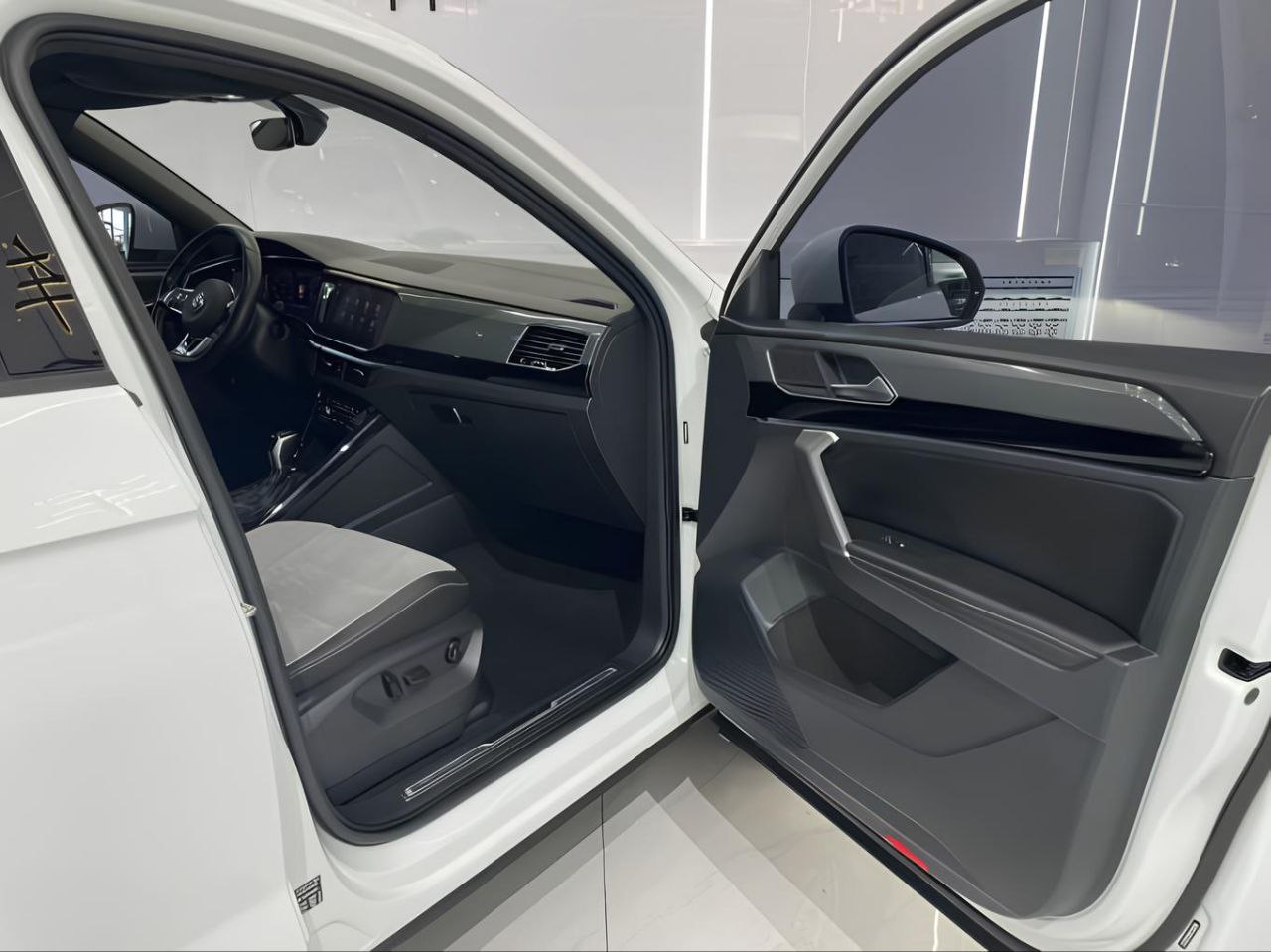 🚘Volkswagen Tayron 380TSI 4WD:
Для тех, кто не любит ждать
✅ Март 2021, пробег 38 014 км
✅ Полный привод, мотор 2.0 TSI — 220 л.с | Сетка — социальная сеть от hh.ru