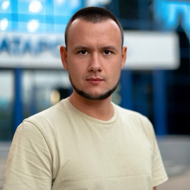 Стас Елистратов