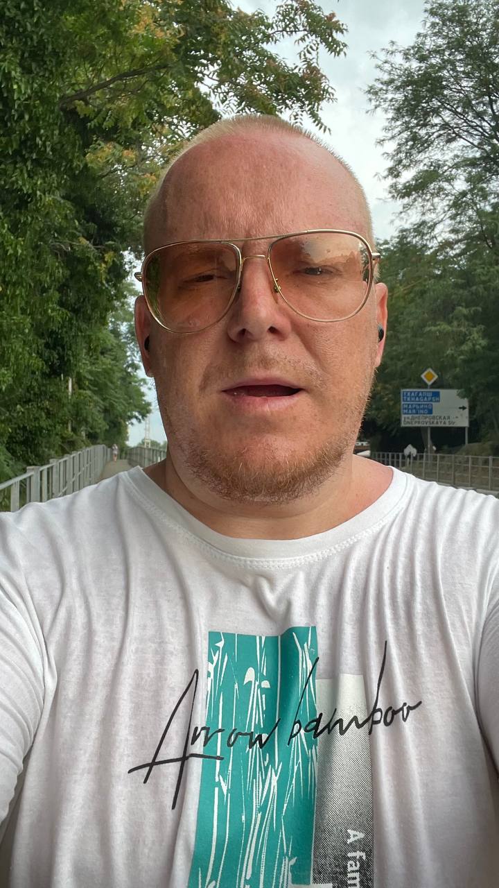 Приучаю себя к ежедневной ходьбе в 6 утра🚶‍♂️‍➡️
Бегать сложно, а быстрый шаг – самое оно для начинающих.
Вы в теме или боретесь за каждые «еще 5 минуточек»?
#дисциплина | Сетка — социальная сеть от hh.ru