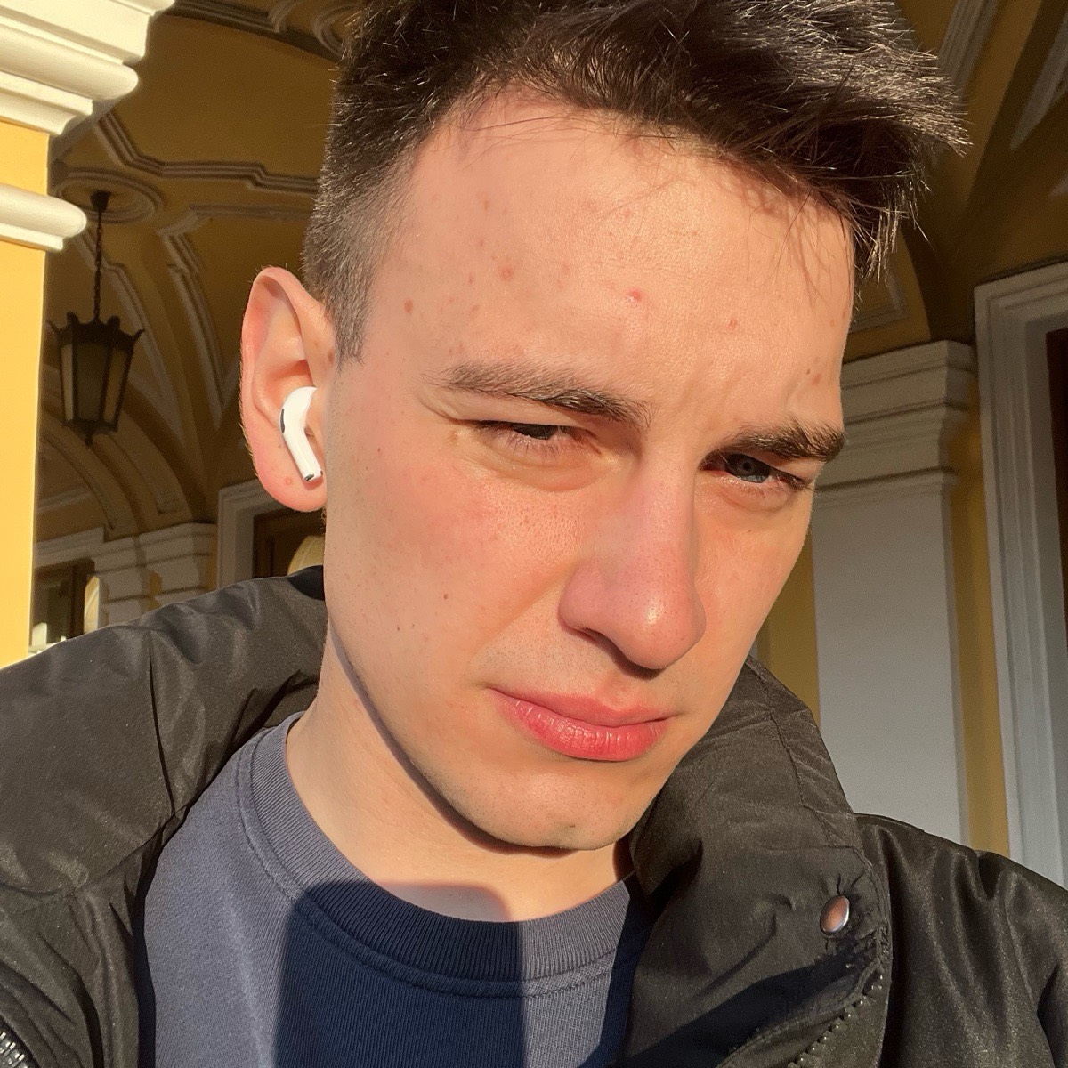 Андрей Леонов