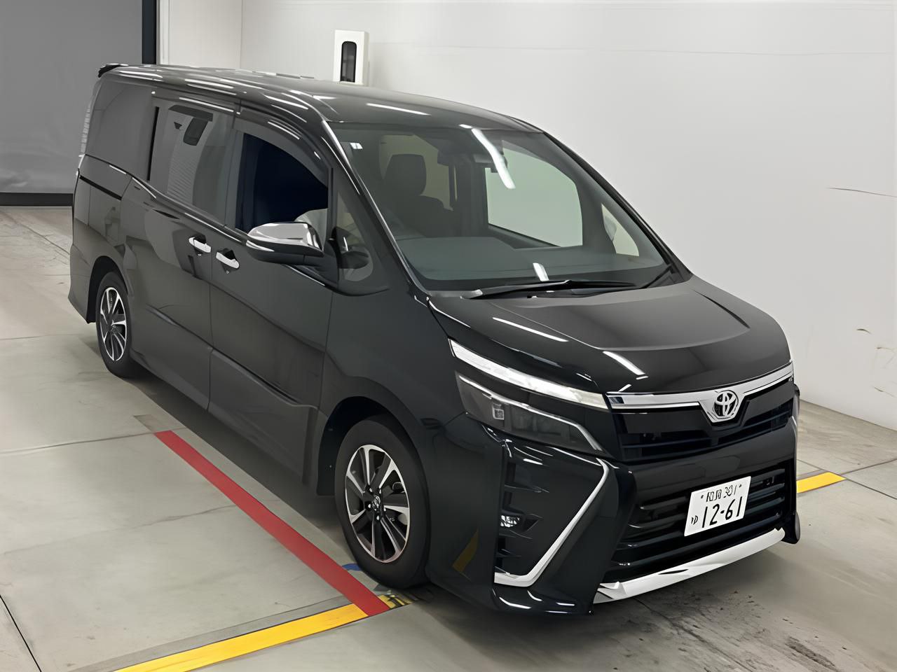 🚘Toyota Voxy ZS Kirameki III:
Семья может и распасться…
Но VOXY останется и в BlaBlaCar не пропадёшь😆
✅ 2021 год, пробег 36260 км
✅ Передний привод, городской комфорт
✅ Бензин 2 | Сетка — социальная сеть от hh.ru
