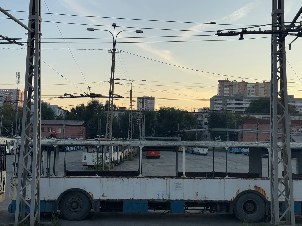 Я тут внезапно побывал в Екатеринбурге и принёс вам немного его моими глазами.
Мне прям очень понравился город.
Я, честно сказать, даже не помню, когда мне нравилось настолько | Сетка — социальная сеть от hh.ru