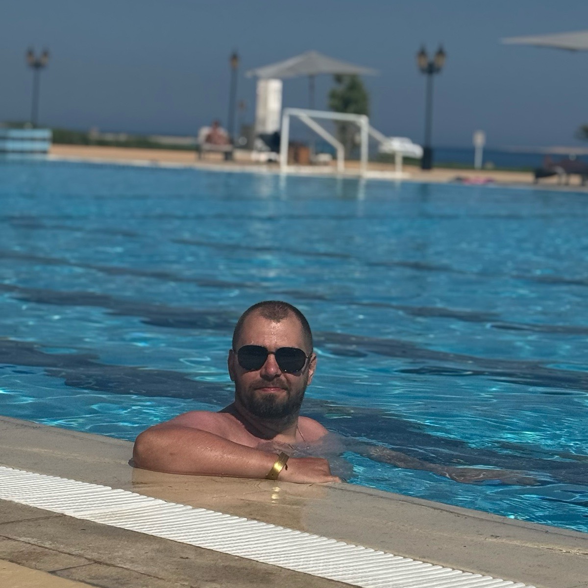 Дмитрий Савров