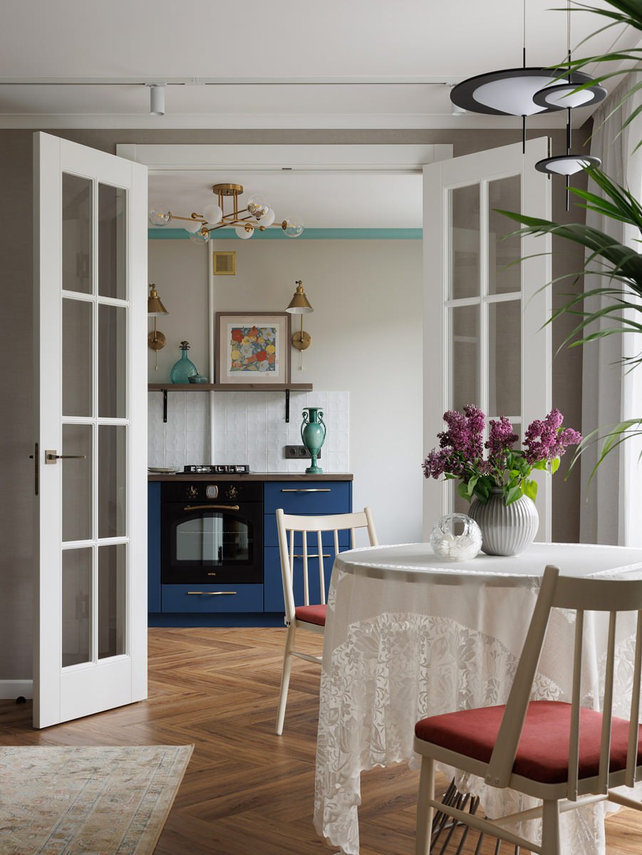 Как дизайнеру Александре Якушенко удалось сделать в центре Петербурга стильную современную квартиру и сохранить старую советскую мебель — смотрите на сайте wajournal | Сетка — социальная сеть от hh.ru