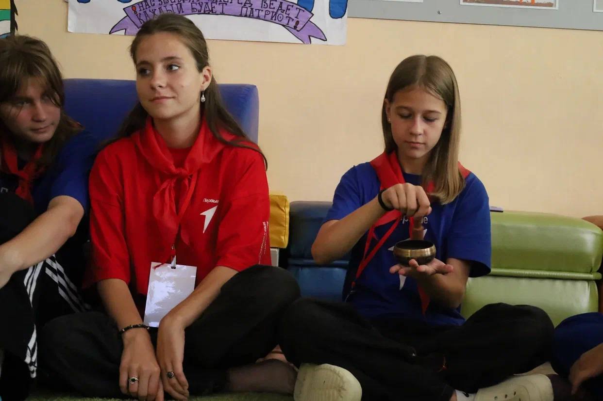 Медитация 🧘‍♀️ и абстракции на Смене Первых
Вчера ребята из Смены Первых в лагере «Олимп» смогли поиграть на глюкофоне, калимбе, «запускали» поющую чашу 🥣; послушали мою игру на варгане | Сетка — социальная сеть от hh.ru