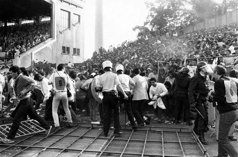 Футбол в латинской Америке больше, чем футбол. В 1969 году в июне Сальвадор и Гондурас должны были провести отборочные матчи за выход плей-офф Чемпионата мира по футболу 1970 года. Провели успешно | Сетка — социальная сеть от hh.ru