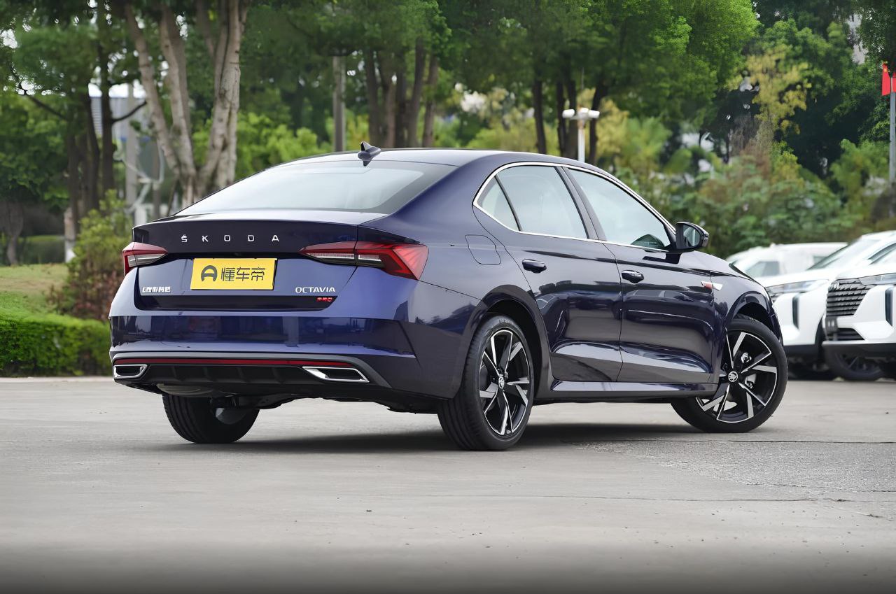 🚘Skoda Octavia PRO ZI280 DSG
Когда нужен бизнес-подход и немецкая практичность по честной цене🤑
✅ 2025 год, с завода — без пробега
✅ Комплектация Luxury Edition
✅ 1.4 л / 150 л.с | Сетка — социальная сеть от hh.ru