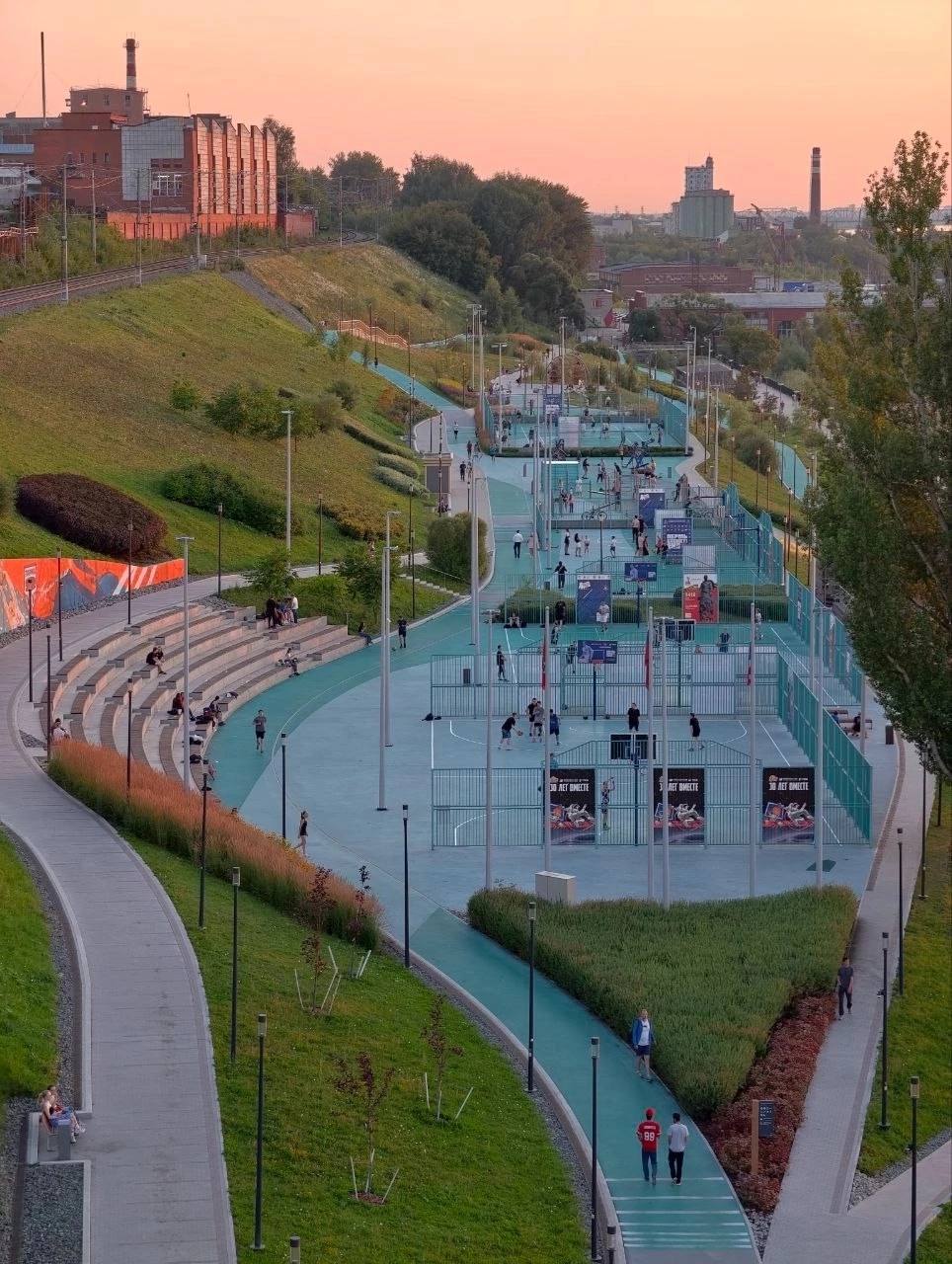 Привет из Перми!)
Завтра возвращаюсь в рабочий режим, буду в Питере ⏭️ | Сетка — социальная сеть от hh.ru