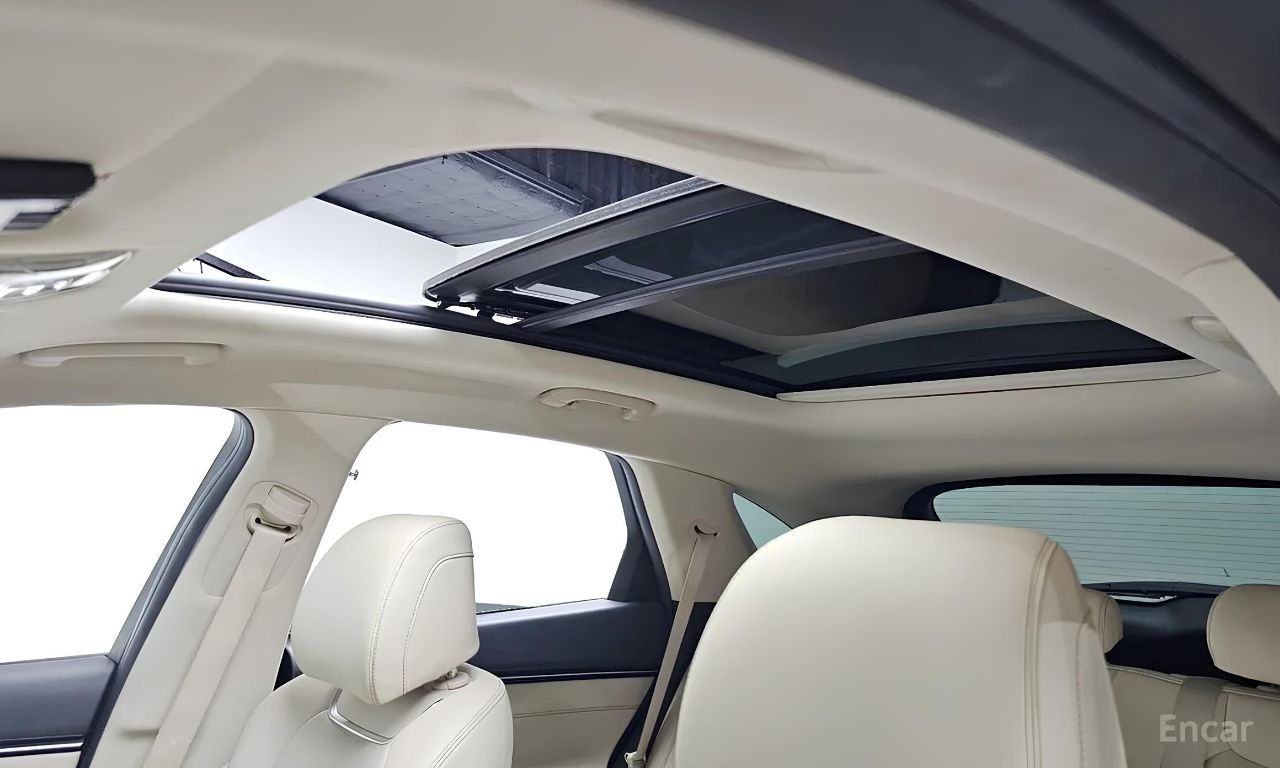 Genesis GV70
Бизнес-класс, который не орёт, а говорит с уважением
✅ 2021 год, пробег 35 802 км
✅ 2.5 бензин на 304 л.с | Сетка — социальная сеть от hh.ru