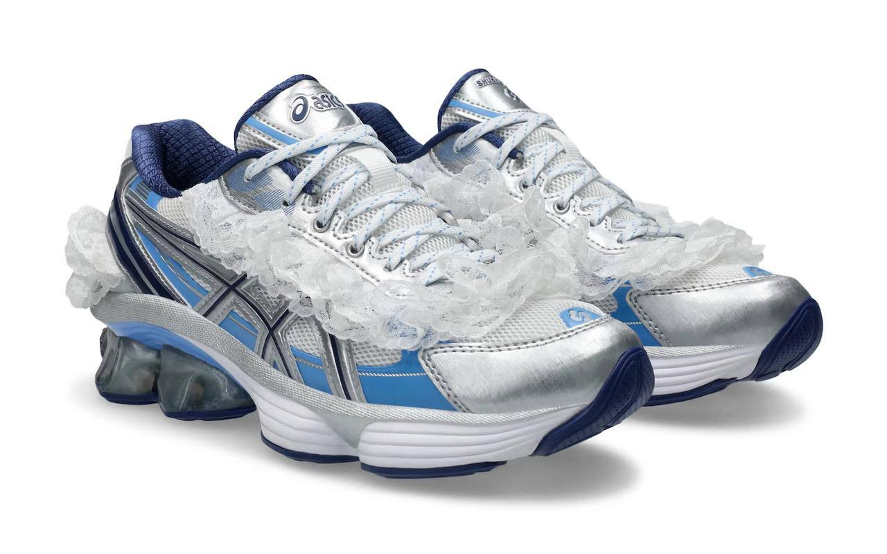 #Артем Что за балет?
Бренд беговой одежды Asics выпустил кроссы с рюшами, вдохновившись балеринами. Но сделали это не в одиночку, а в коллабе с шанхайским модным брендом SHUSHU/TONG | Сетка — социальная сеть от hh.ru