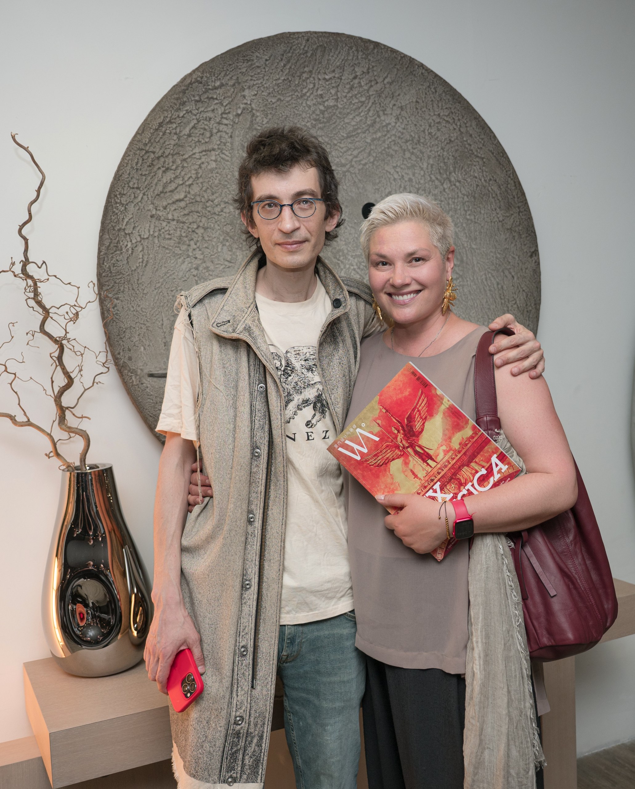 В последний день июля журнал WA собрал гостей на премьеру нового видео из рубрики «Особое приглашение», а также познакомиться с летним номером и новыми лицами в редакции | Сетка — социальная сеть от hh.ru