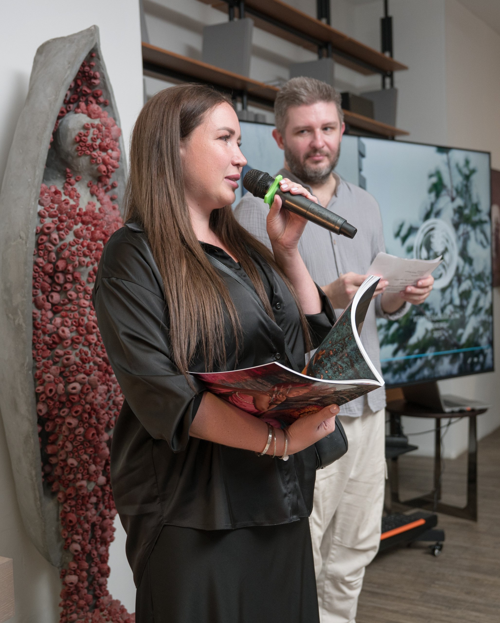 В последний день июля журнал WA собрал гостей на премьеру нового видео из рубрики «Особое приглашение», а также познакомиться с летним номером и новыми лицами в редакции | Сетка — социальная сеть от hh.ru