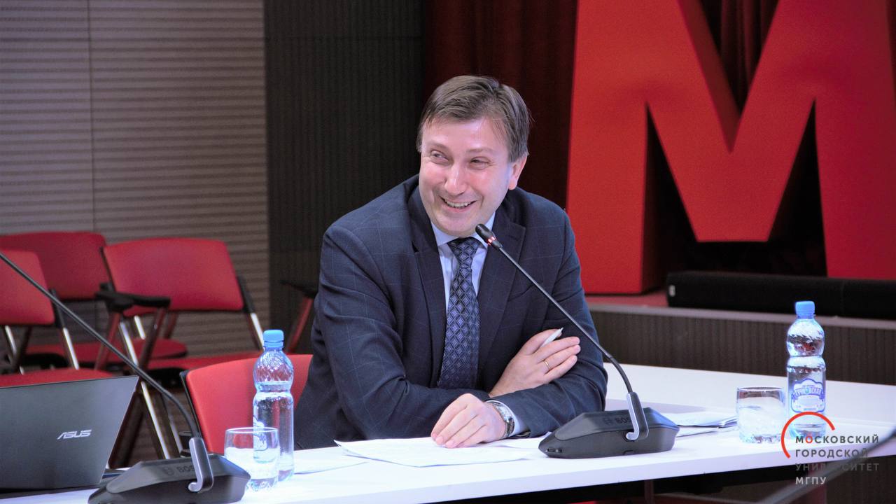 📖 Педагогические смыслы — через сказку
🔸 «Воронин и прочие лица» — о ценности знаний и совместности;
🔸 «Кольцо всезнания» — об уникальности каждого и силе сотрудничества;
🔸 «Образовательная cурепка» —... | Сетка — социальная сеть от hh.ru