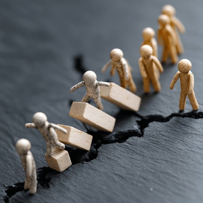 📌 Почему управляемая команда может вести себя как непредсказуемый хаос… И что с этим делать…
Ты всё сделал “по науке”:
 • команда подобрана,
 • цели зафиксированы,
 • процессы описаны | Сетка — социальная сеть от hh.ru