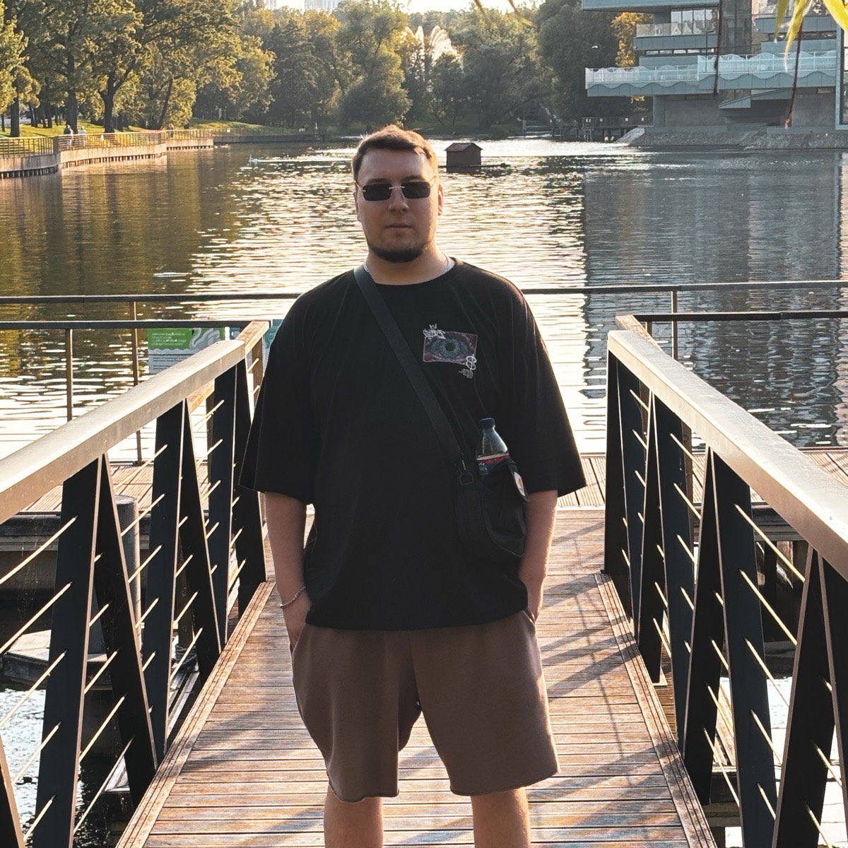 Евгений Иванов