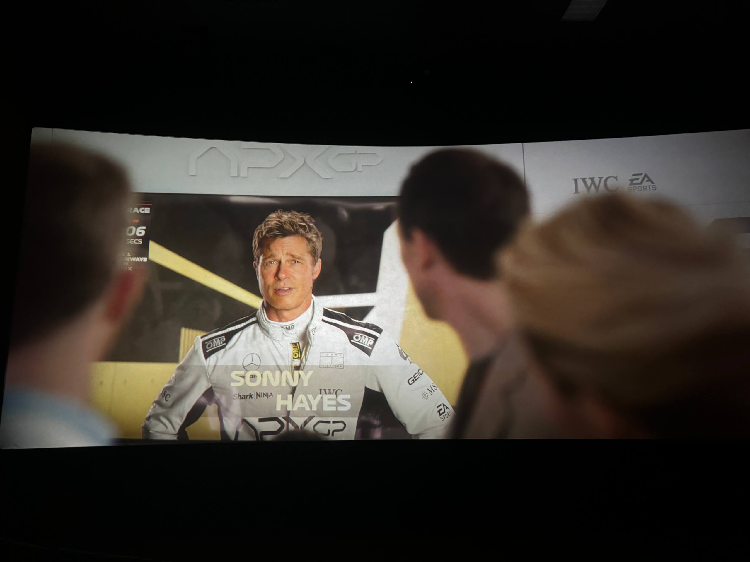 🏁 F1 с Брэдом Питтом — это ОГОНЬ!
Реально круто, зрелищно и местами даже с мурашками. Такой фильм стоит смотреть на большом экране — звук, скорость, атмосфера, всё на максималках | Сетка — социальная сеть от hh.ru