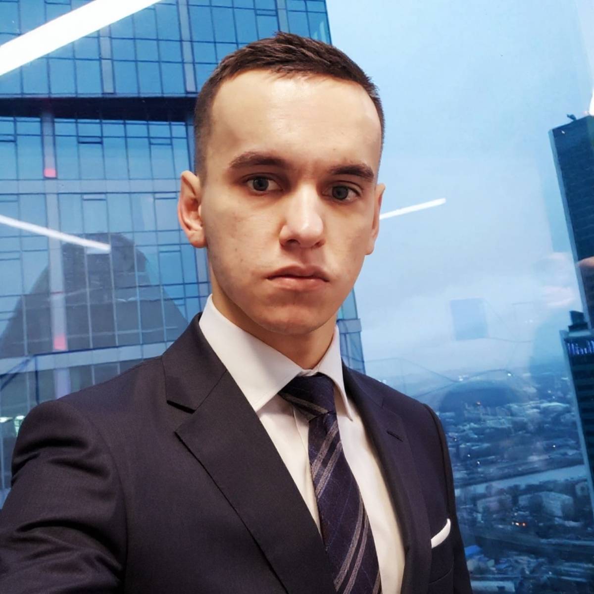 Олег Комаров