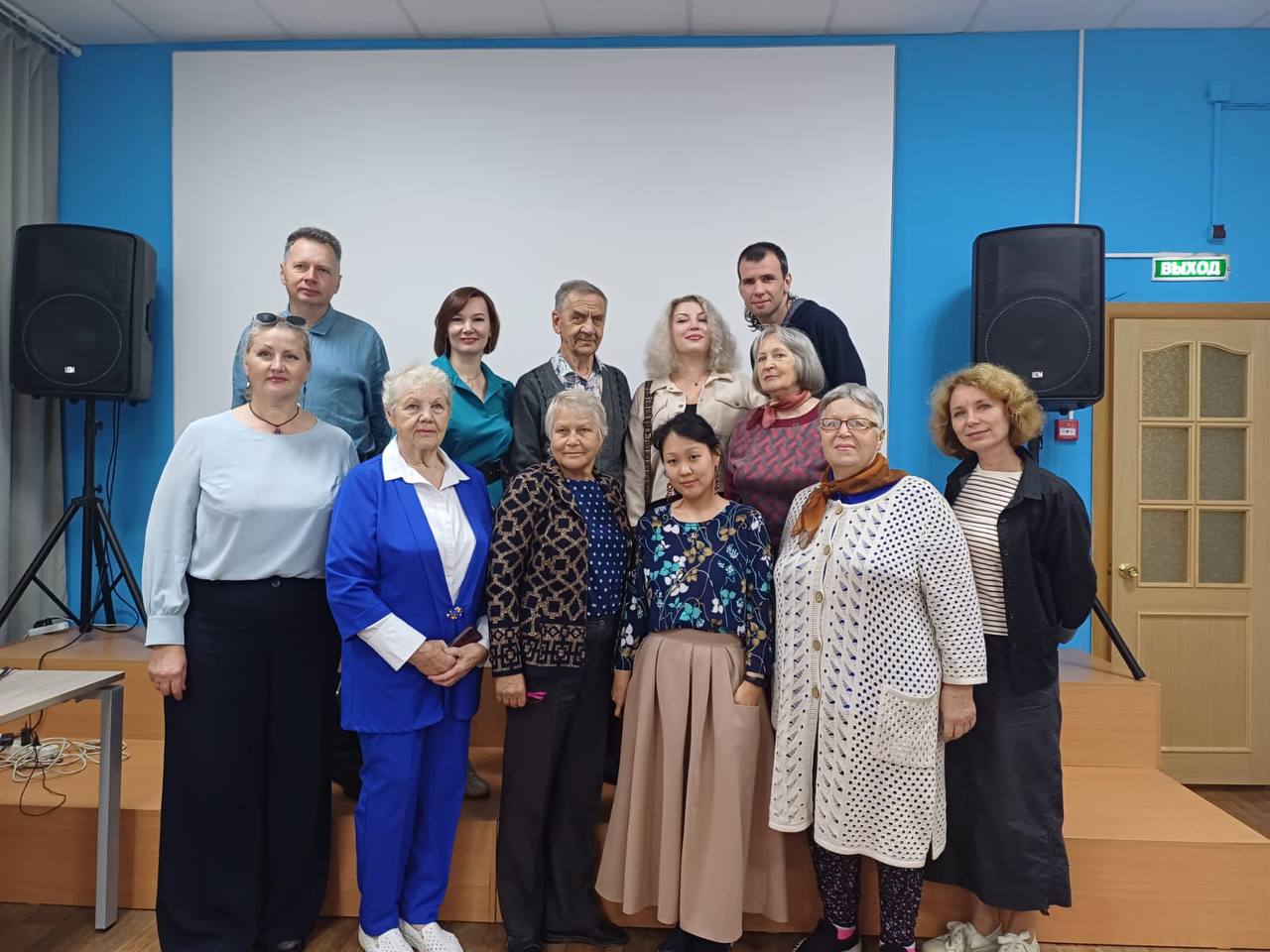 🏙️ «Первый город на Амуре» — так называется выставка графических и живописных работ Владимира Николаевича Новоструева, приуроченная к 175-летию основания Николаевска-на-Амуре | Сетка — социальная сеть от hh.ru