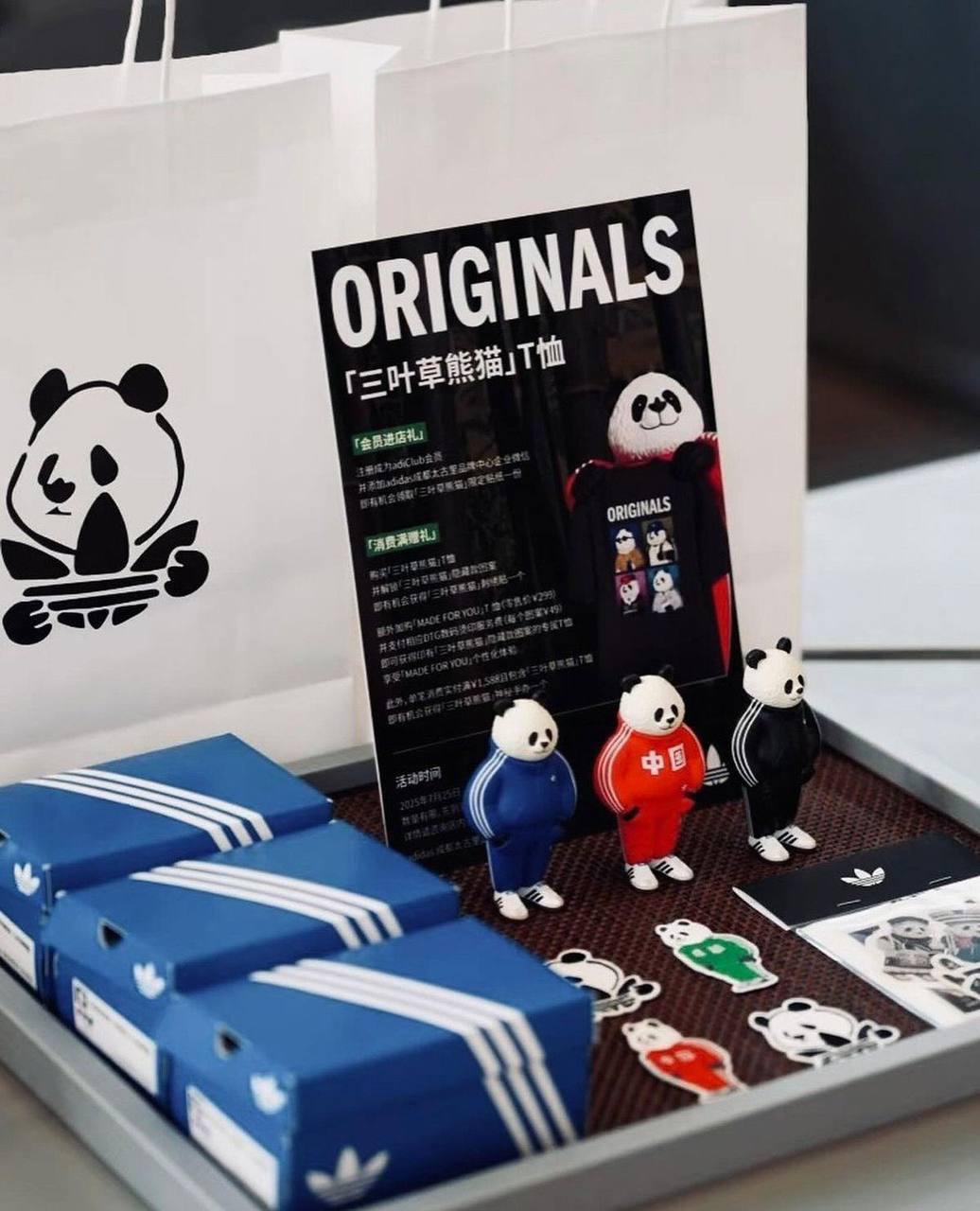 Adidas вновь разгоняет свои медийные мощи и сводит людей с ума (продуктом, конечно же). Китайский Adidas сделал очень крутую коллабу с крейтором из Гонконга — Dorophy Tang | Сетка — социальная сеть от hh.ru