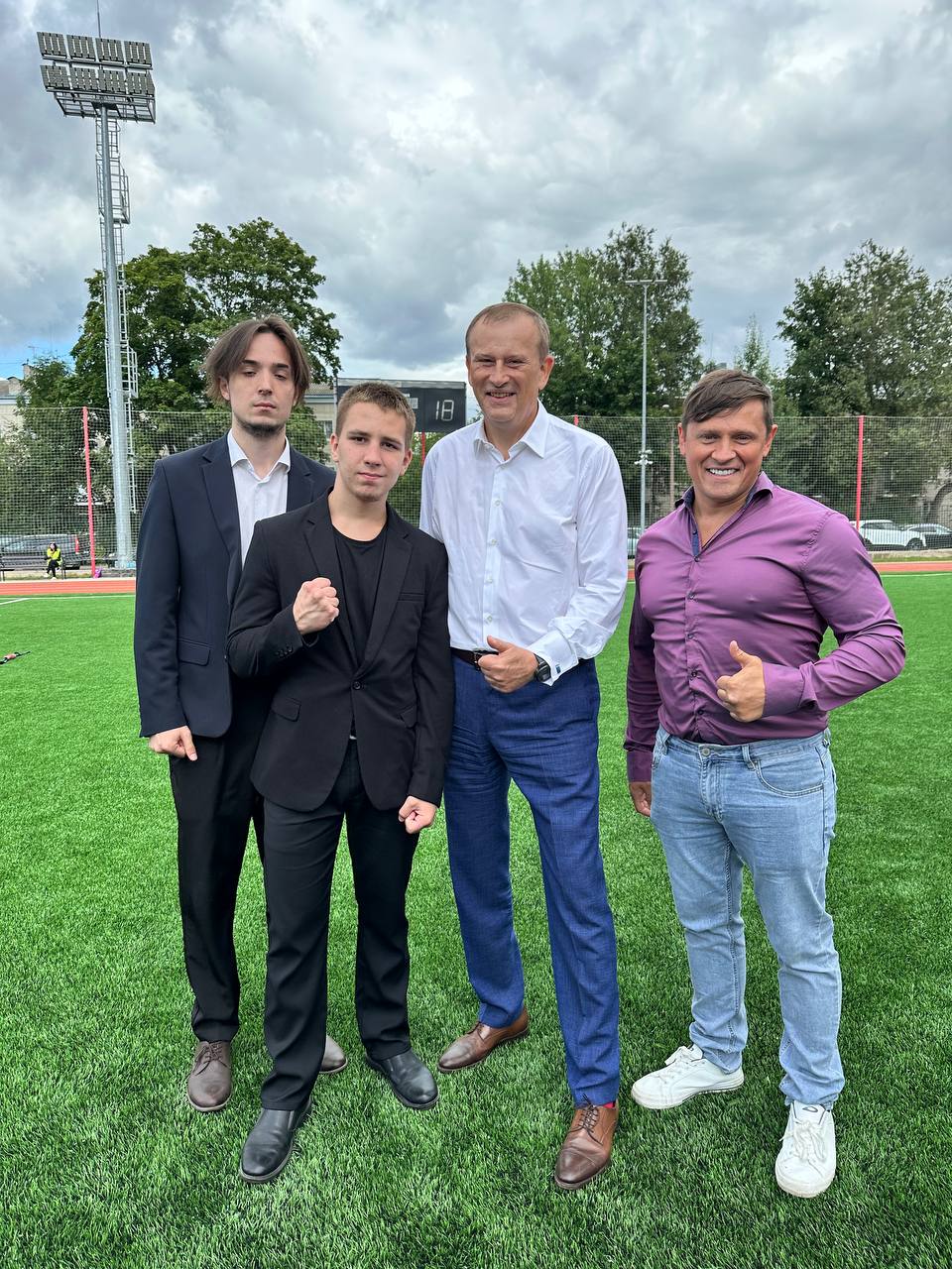 Поздравляем с днём физкультурника.
#физкультура | Сетка — социальная сеть от hh.ru