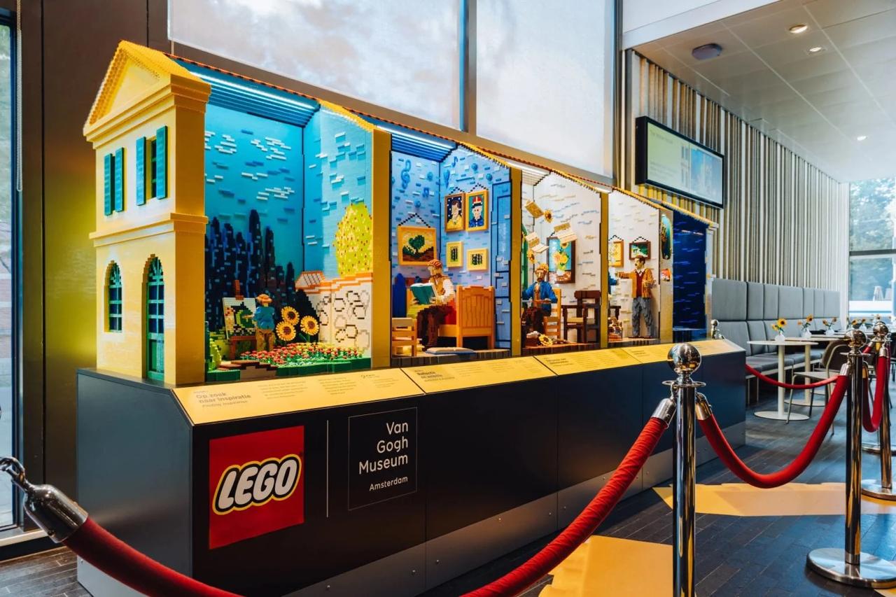 Помните, как LEGO представило набор по мотивам картины Ван Гога «Подсолнухи»? Теперь компания пошла ещё дальше и создала инсталляцию, посвящённую «Жёлтому дому» в Арле | Сетка — социальная сеть от hh.ru