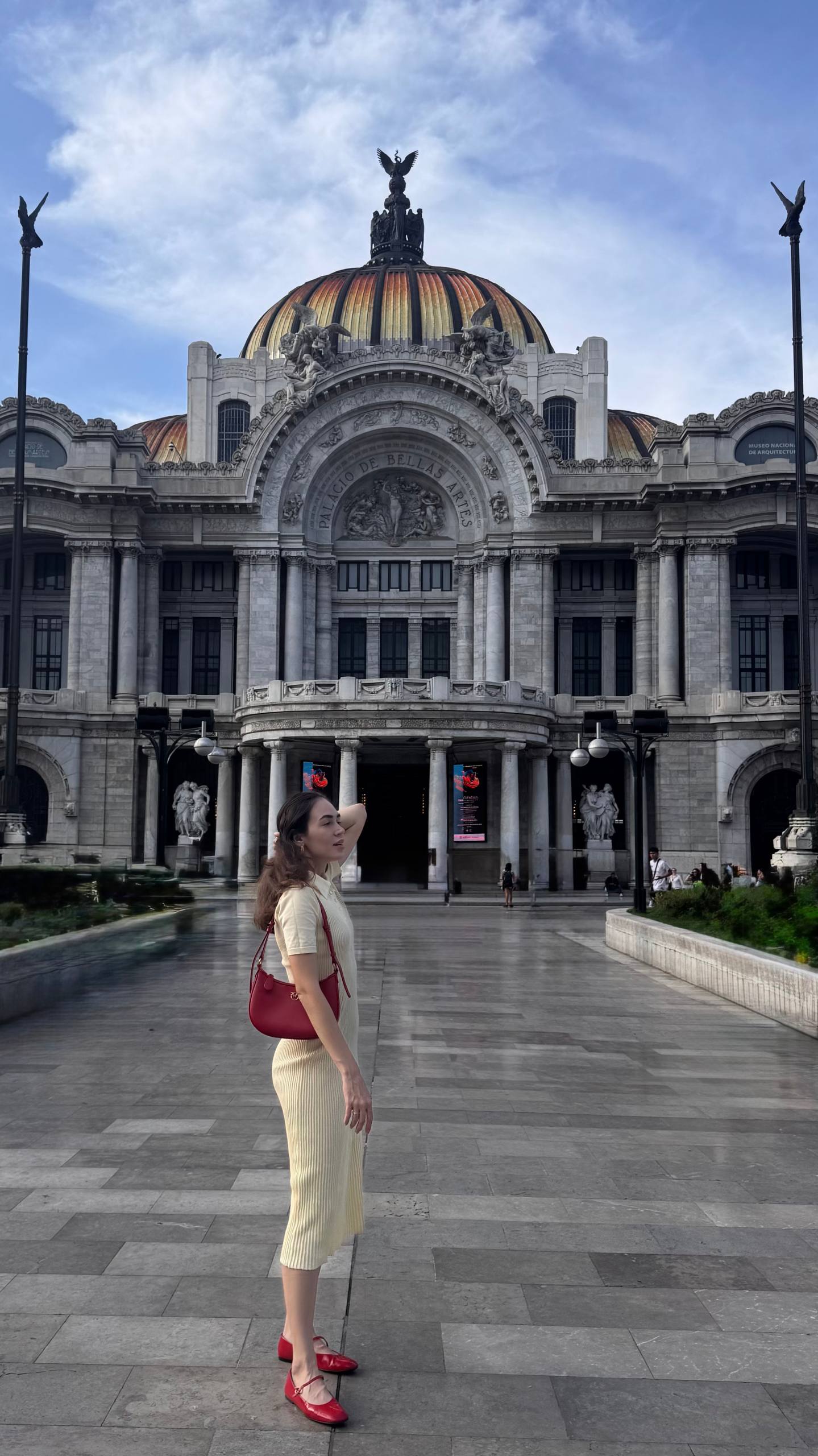 Это мы в Мексике были, сейчас уже в Москве 💔
Пересматриваю плёнку и не верю, что латиноамериканская часть кругосветки — всё | Сетка — социальная сеть от hh.ru