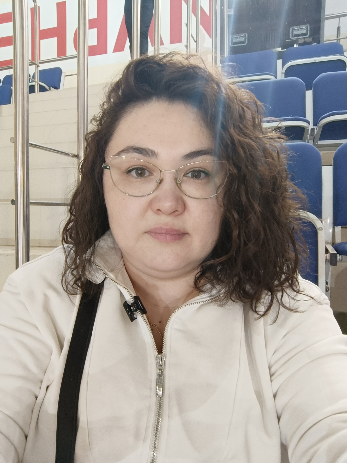 Всем привет!
Меня зовут Зулия. Моя ключевая задача в VK — находить классных IT-специалистов | Сетка — социальная сеть от hh.ru