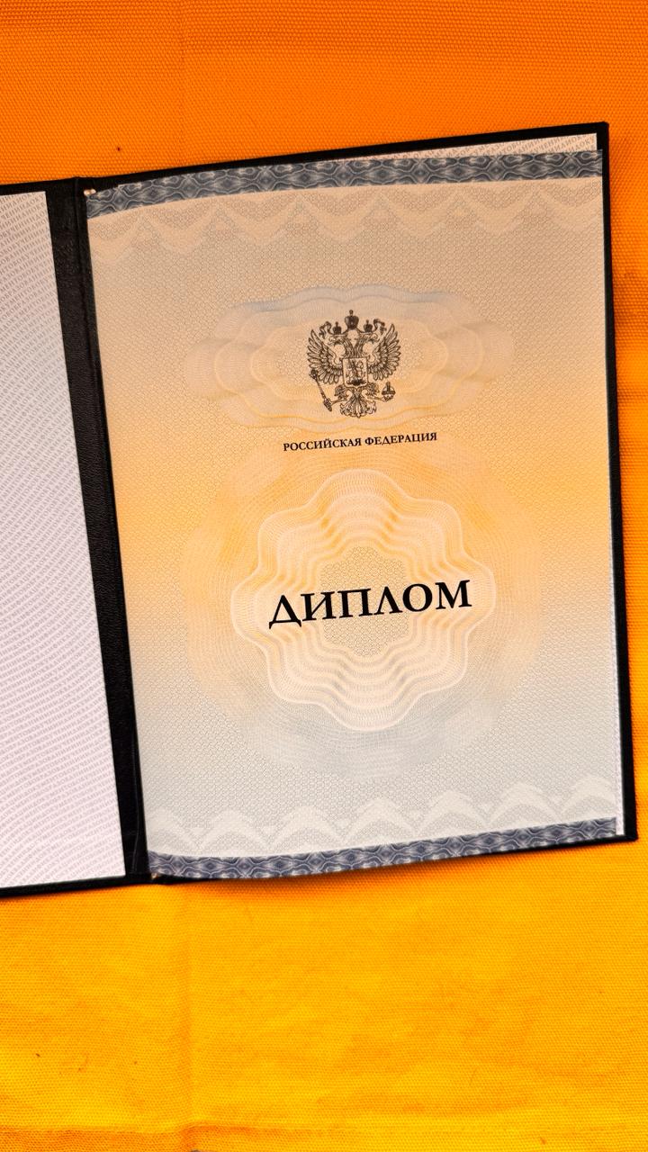 Недавно моя подруга и партнёр по проектам Аня Амброзевич прислала мне, пожалуй, самое вдохновляющее видео за последнее время - распаковку дипломов наших выпускников | Сетка — социальная сеть от hh.ru