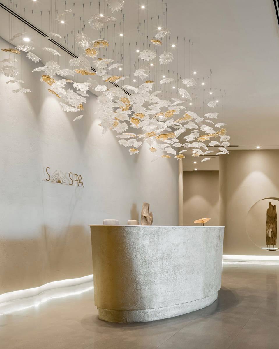 Трехэтажный спа-центр в Казахстане, где архитектурное бюро HAAST соединило дерево, камень и тропики. Смотрите и читайте на сайте wajournal | Сетка — социальная сеть от hh.ru