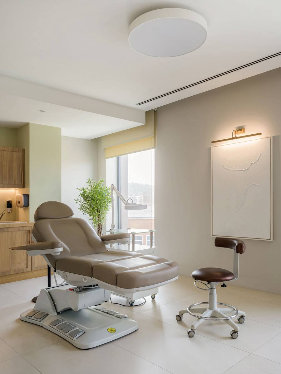 Трехэтажный спа-центр в Казахстане, где архитектурное бюро HAAST соединило дерево, камень и тропики. Смотрите и читайте на сайте wajournal | Сетка — социальная сеть от hh.ru