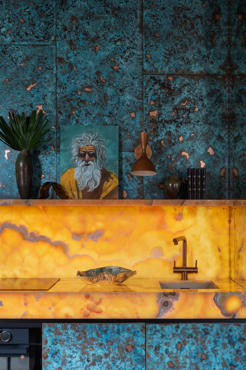 Вначале это были роскошные, но в остальном довольно банальные современные апартаменты — вроде и напротив Кремля, но не очень удачной планировки | Сетка — социальная сеть от hh.ru